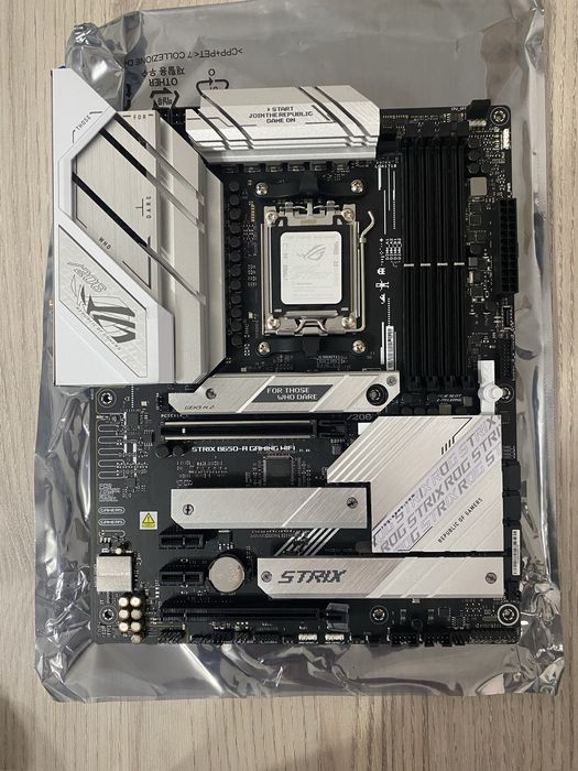 Материнская плата ASUS ROG Strix B650-A Gaming WiFi