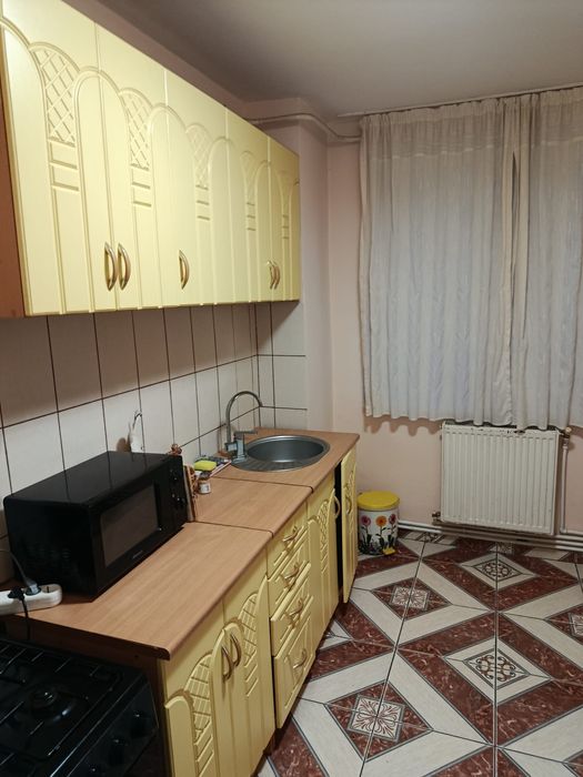 Închiriez apartament 2 camere la parter, strada hipodrom ,Braila