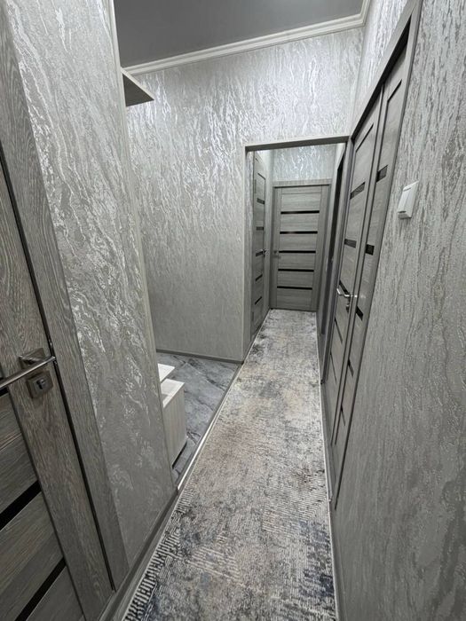 Продается 3 комн. квартира в Ангрене. 3 таж центр