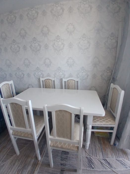 Продам стол с 6 стулями