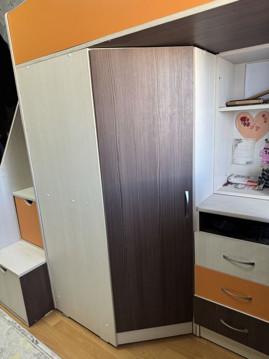 Двухъярусная кровать