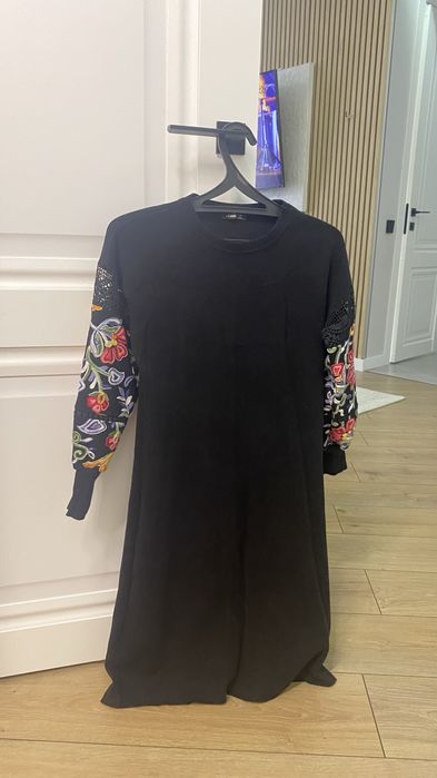 Женские одежды бесплатно отдам