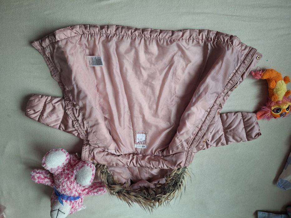 Запазено палтенце за малка госпожица размер 104