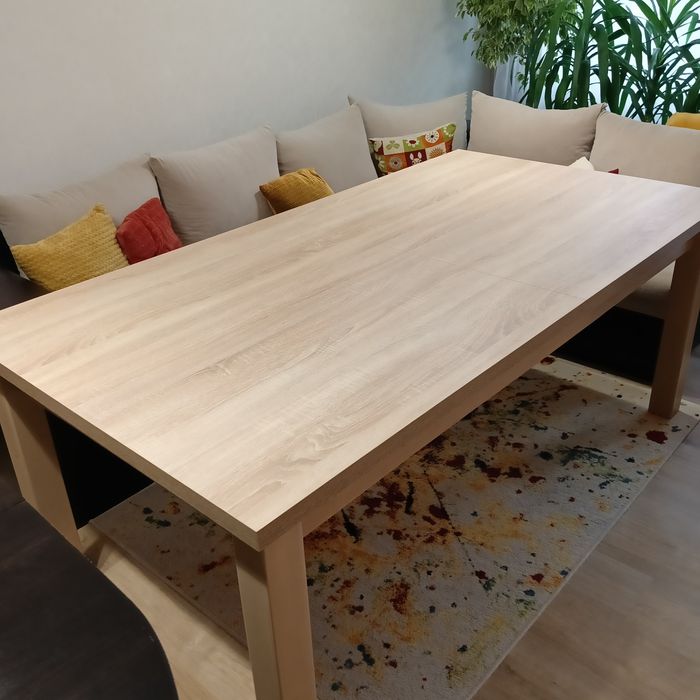 Масивна разтегателна маса