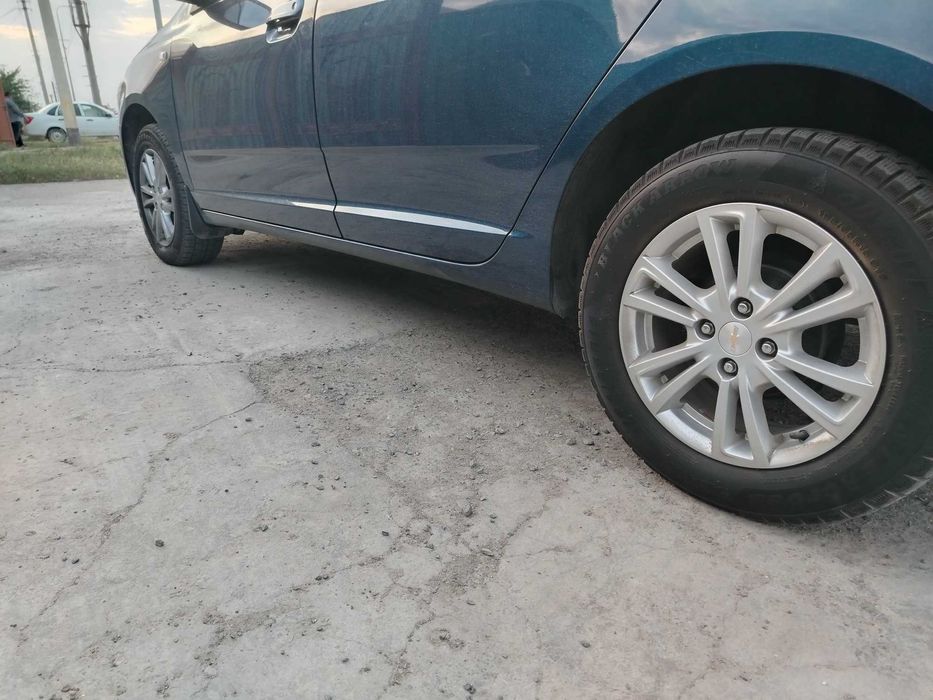 автомобильнык покрышка