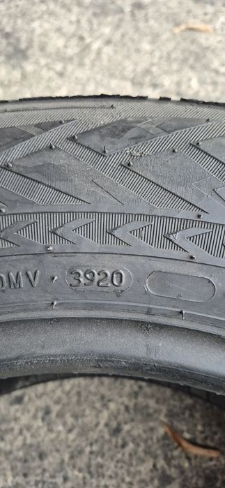 4 anvelope iarna Nokian 235/60/17,dot 2020.Pretul este pe bucata.