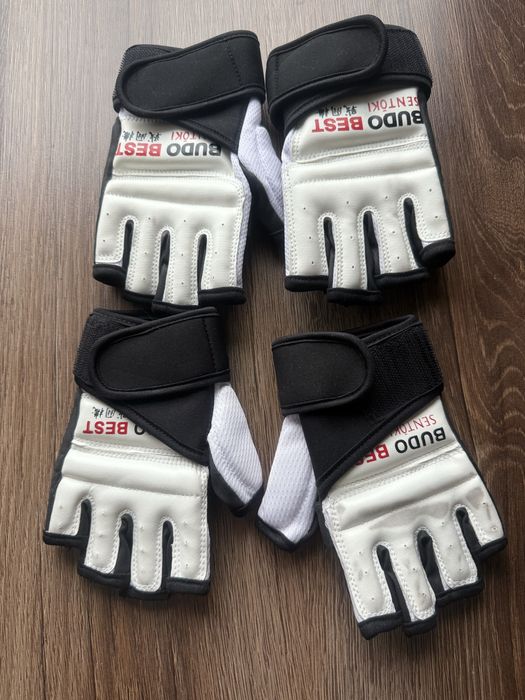 Manusi si costum arte martiale