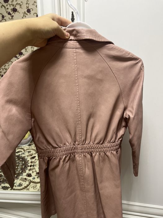 Продам кожанку с береткой 5-7 лет