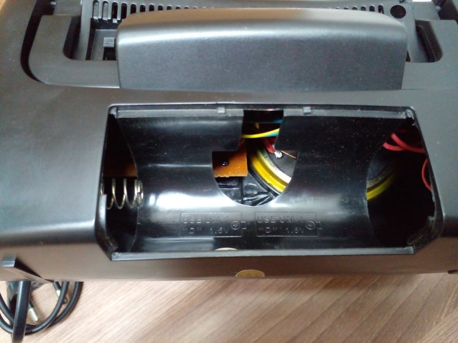 Радиоприёмник от сети и батареек