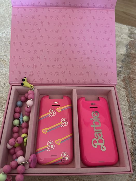 Мобилен телефон HMD Barbie