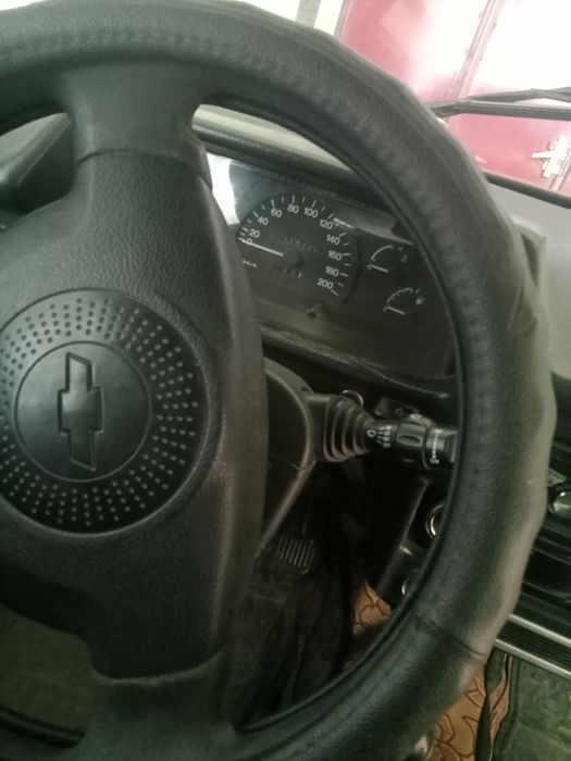 Maskvich 412 sotiladi srochna