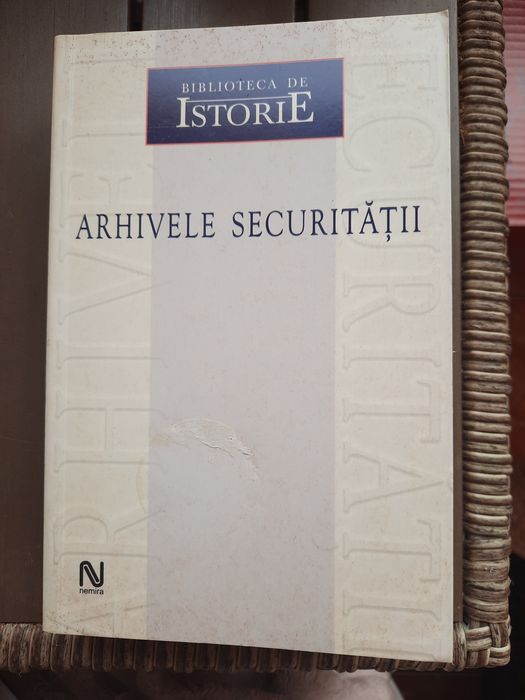Carte Arhivele securității  -Biblioteca de istorie