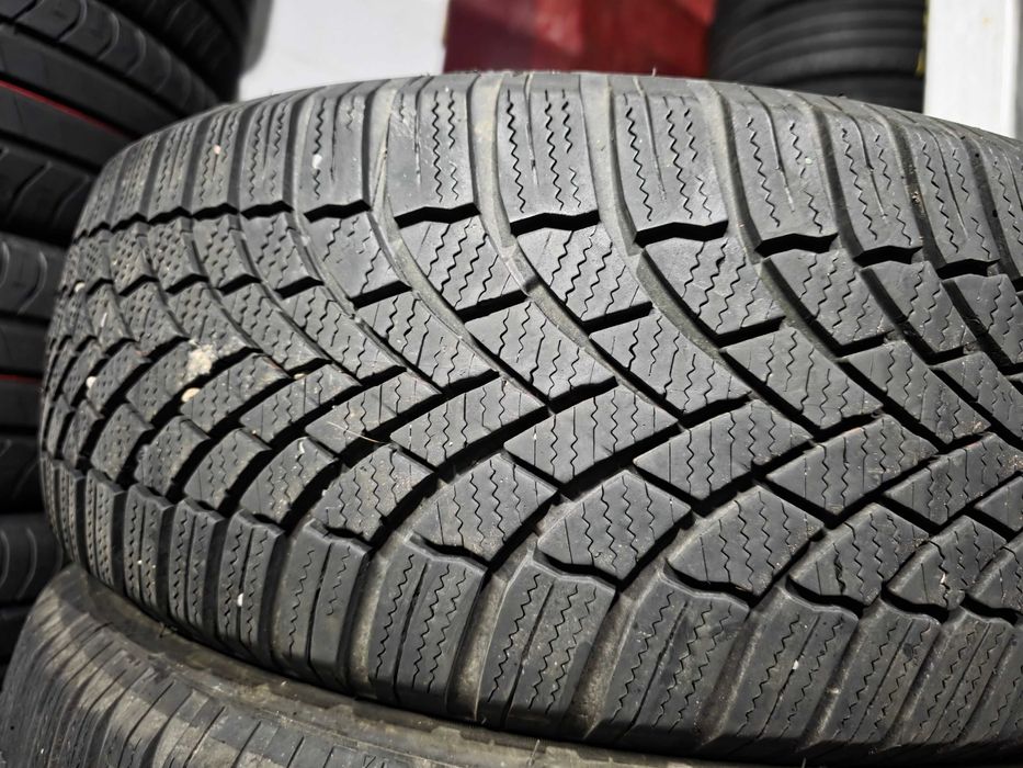 2бр Зимни гуми 205 60 16 - Bridgestone - DOT 2024