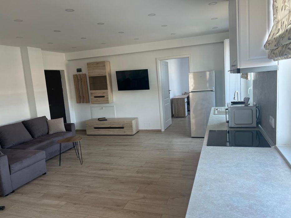 Inchiriez apartament 3 camere,parcare subterana, zona BMW VIVO