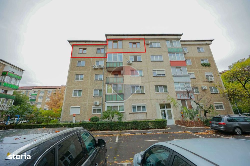 De vânzare apartament cu 3 camere, în zona Decebal