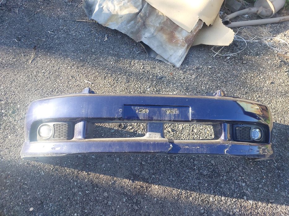 Передний бампер Subaru Legacy