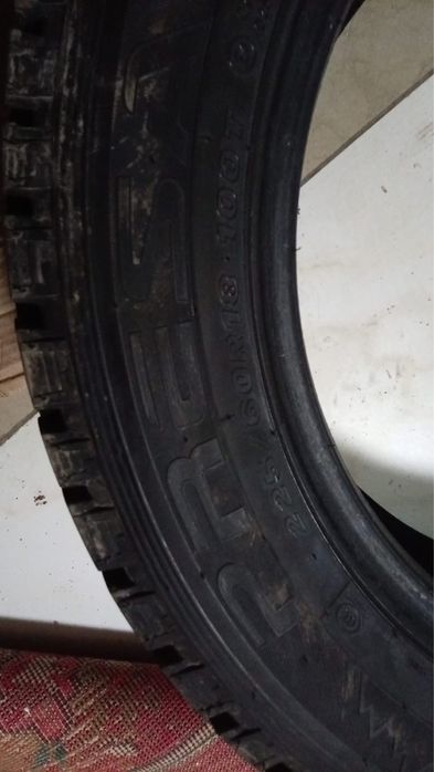 Продам шины на 18