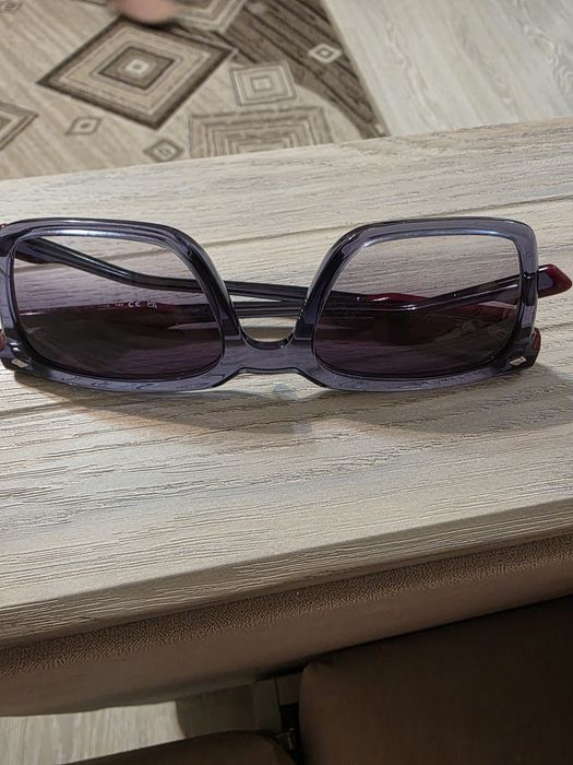 Очки солнцезащитные