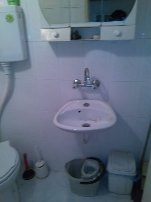 Продавам етаж от къща в Асеновград!