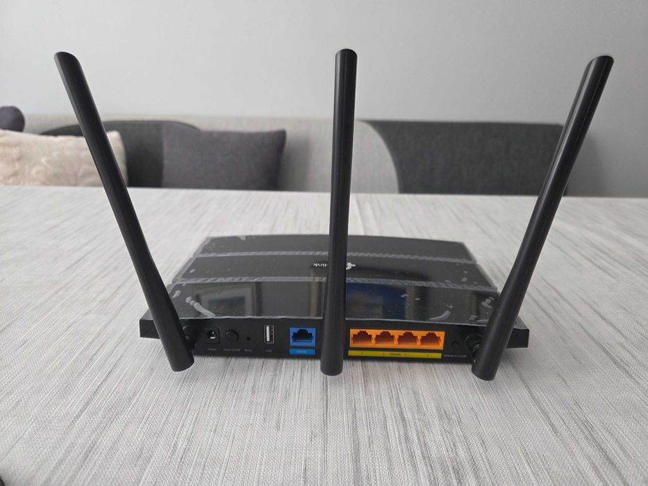 Продавам Wi-Fi рутер TP-Link Archer A9 (AC1900, MU-MIMO, Gigabit)