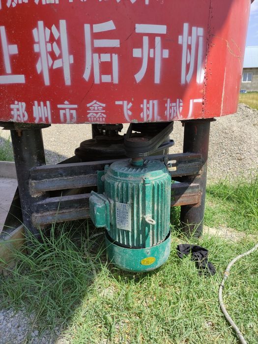 Станок по производству пескоблоков.