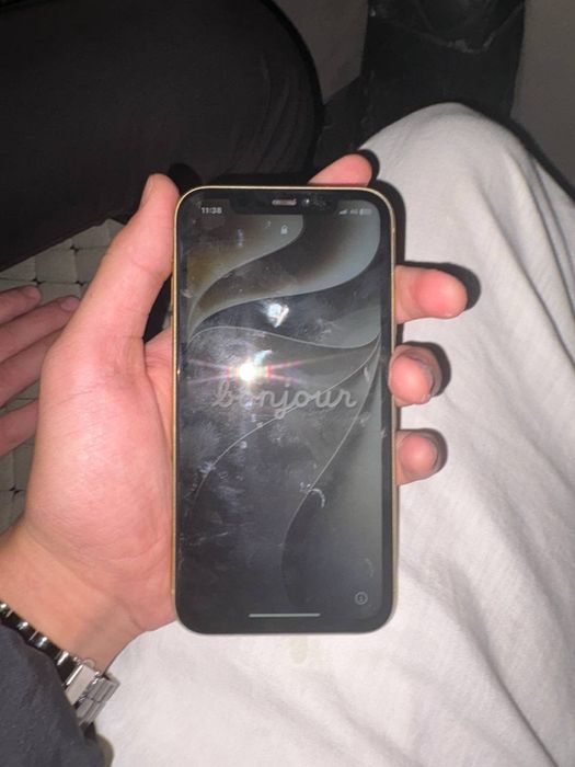 iPhone 11.