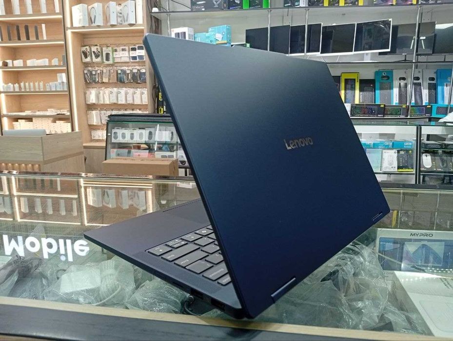 Lenovo IdeaPad 5 R5 AI 340 16GB LPDDR5x 512GB SSD Win 11 Cosmic Blue