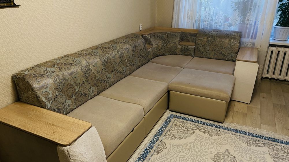 Продам большой диван