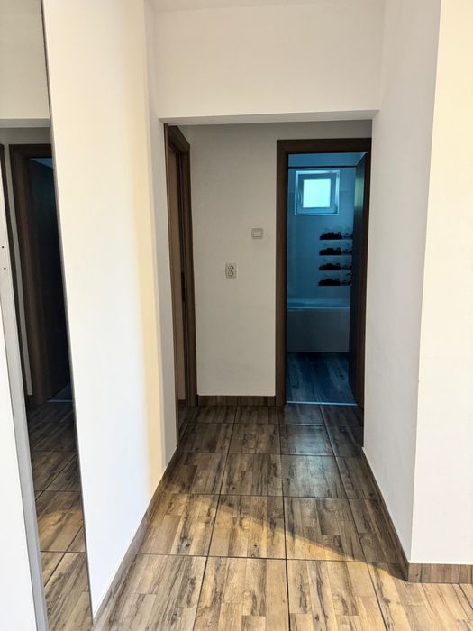 Inchiriez apartament