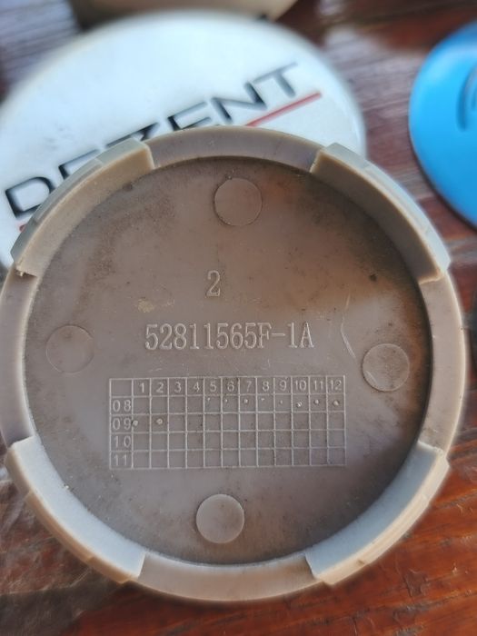 Lot 60 bucăți capace centrale jante aliaj (Dezent, Enzo, RC Design) - Noi