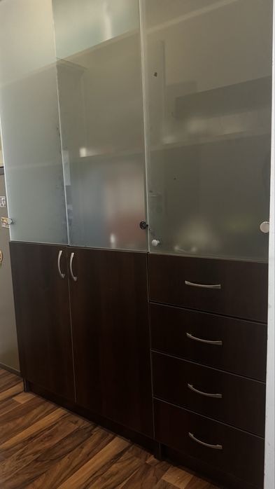 Продаем шкаф удобный