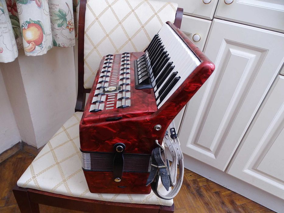 Акордеон Велтмайстер Серино 80 баса