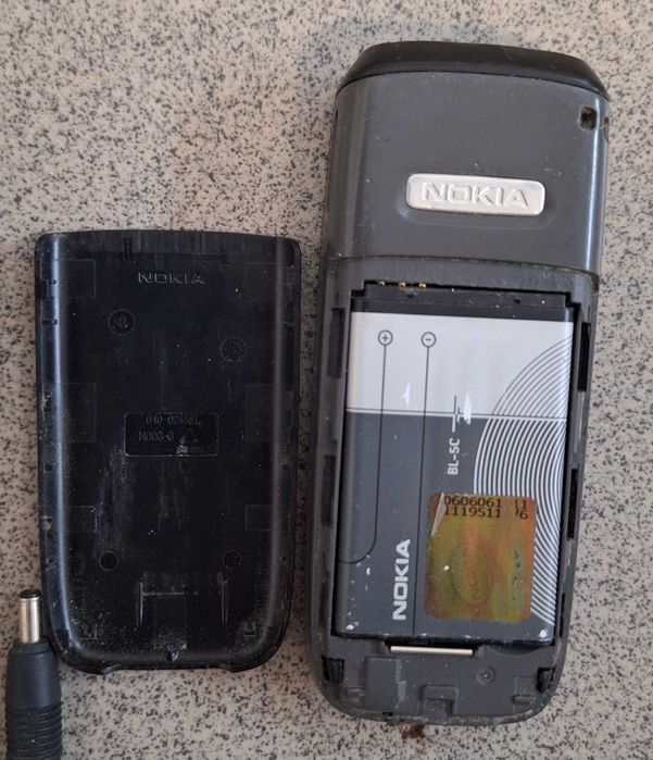 Стар мобилен телефон Nokia