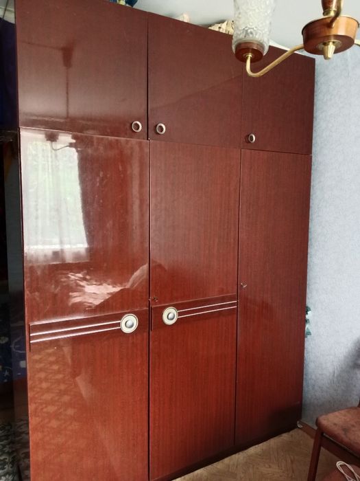 Отдам даром шифоньер, стенку, диван, 2 кресла