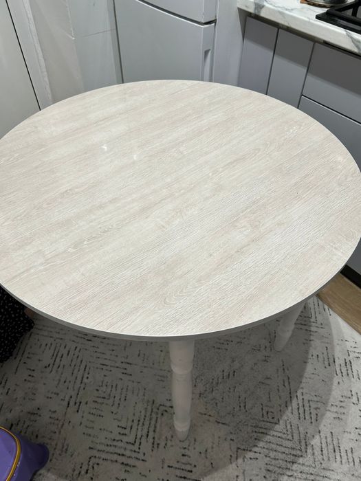 Продам стол кухонный