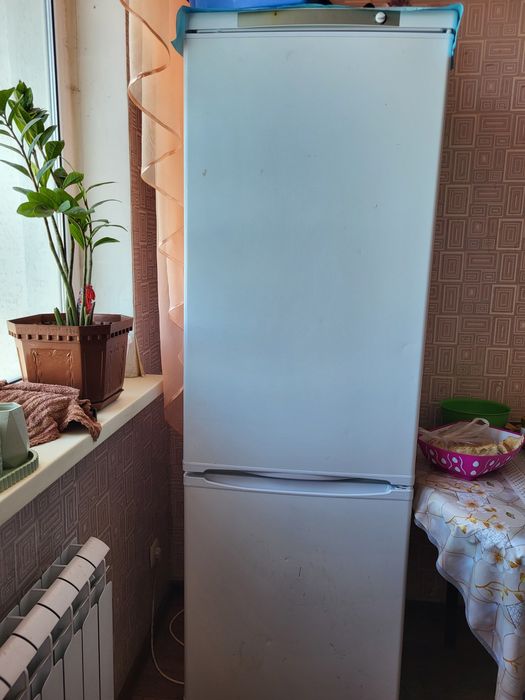 Холодильник все работает