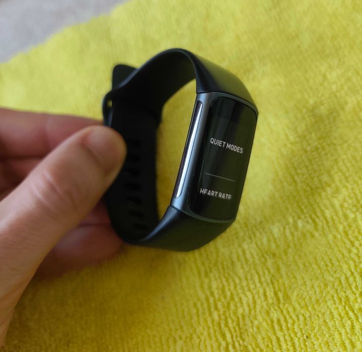 Фитнес гривна Google Fitbit Charge 5