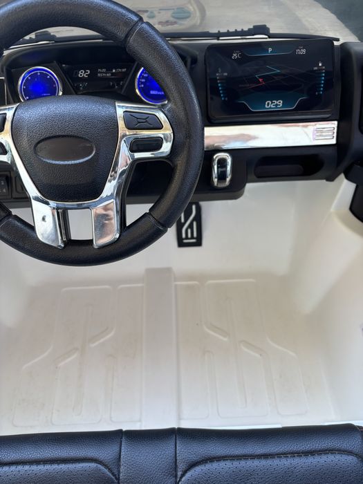 Masinuta electrica ford ranger 4x4