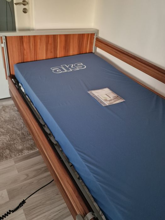 Vând pat Electric pt.persoane vârstnice sau cu dizabilități