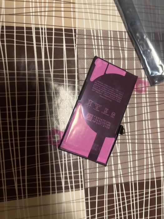 Подарявам батерия Iphone 12 pro