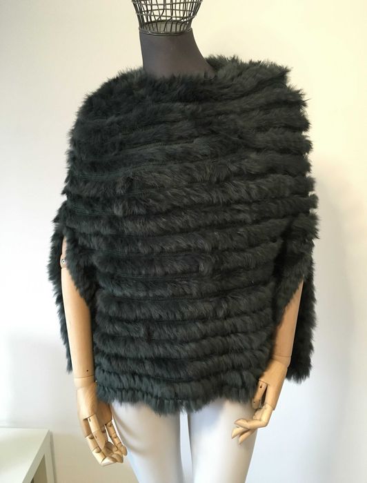 MARELLA пончо с косъм заек М