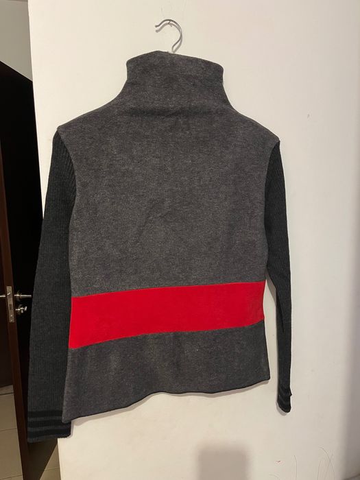 Блуза на марката PRADA