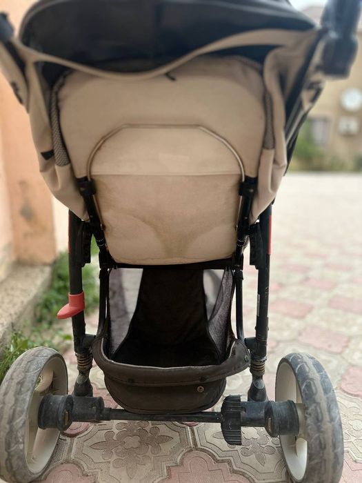 Детская коляска (черная)