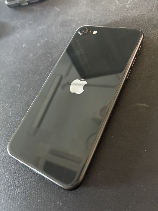Iphone se 2 gen в отличном состоянии