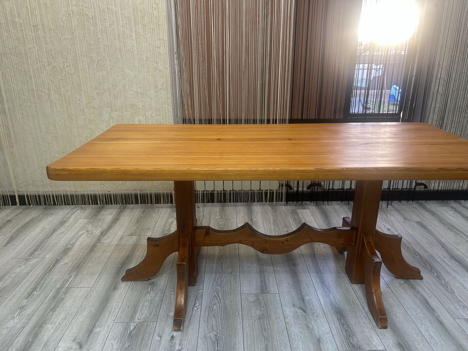 Продам стол деревянный