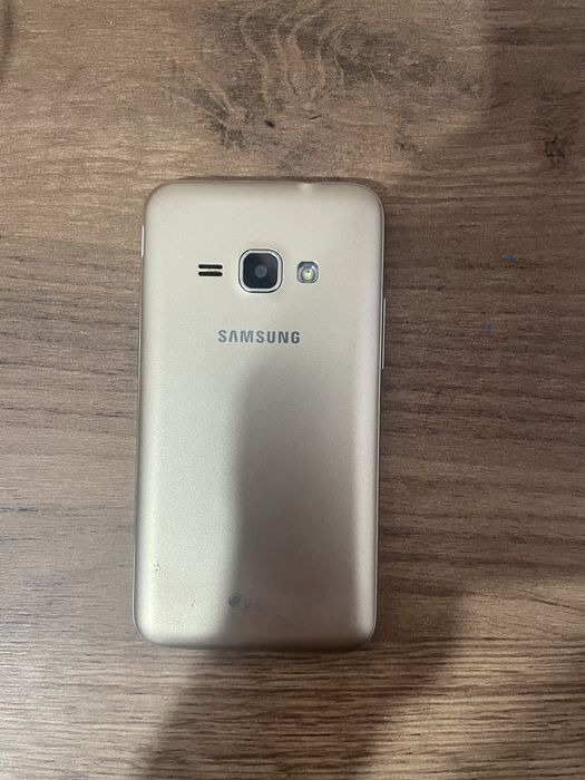 Samsung j1 (2016)