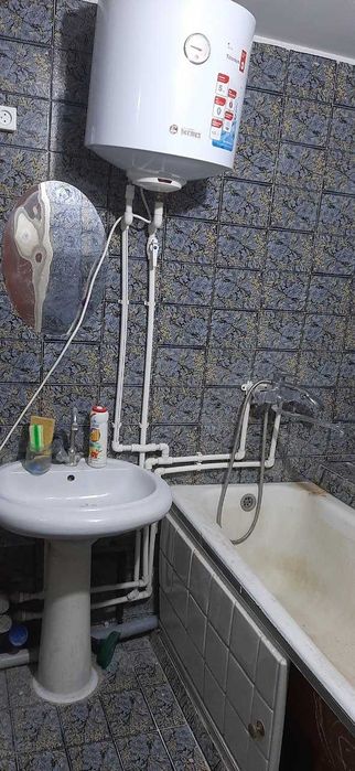 Доконал 26-мактаб 4 хонали квартира ижарага берилади. ID: 1620