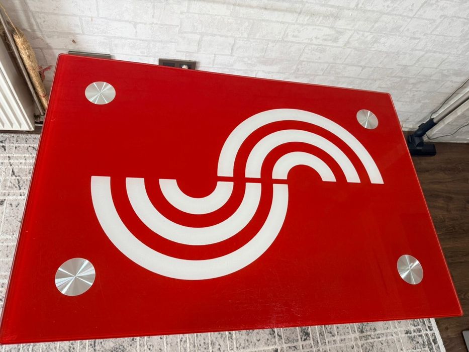 Стол стекляный кухонный