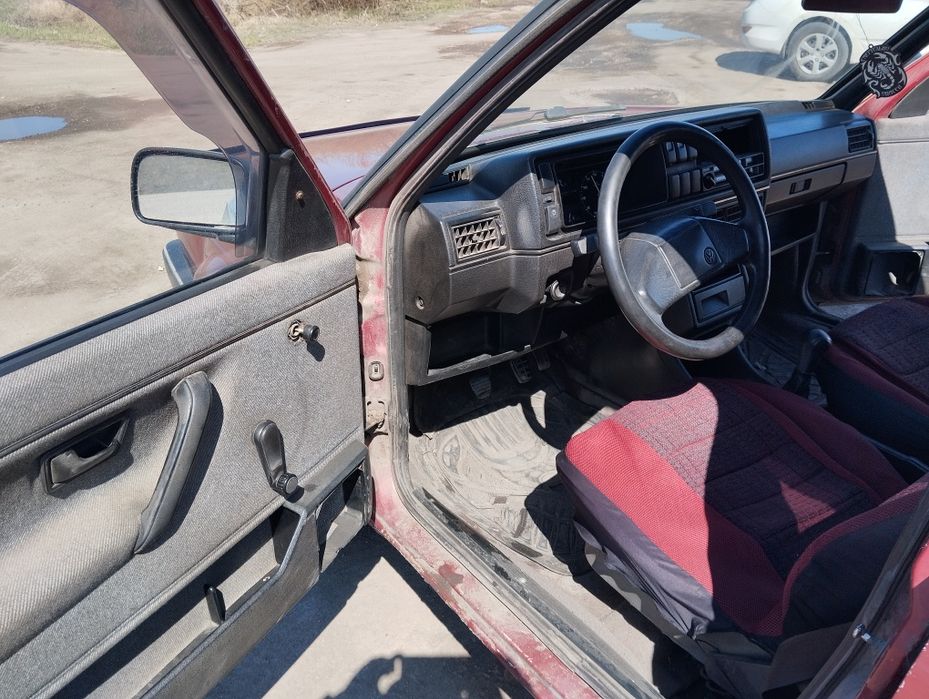 Продам гольф 2 в норм состоянии.