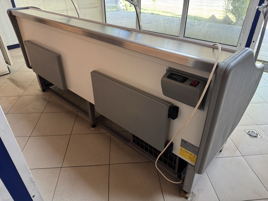 Хладилна витрина за хранителни стоки